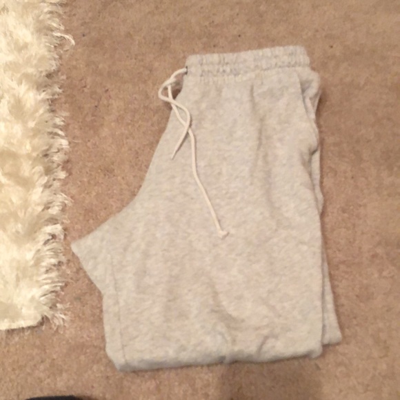 Grey sweats - Picture 2 of 3